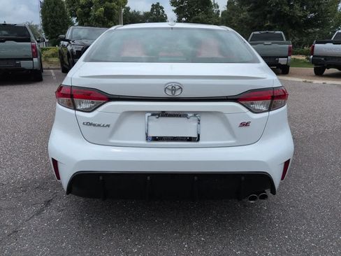Certified 2025 Toyota Corolla SE FWD image 5