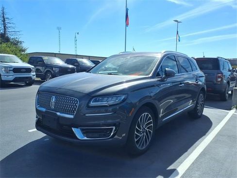 Used 2019 Lincoln Nautilus Reserve w/ Driver Assistance Package image 4