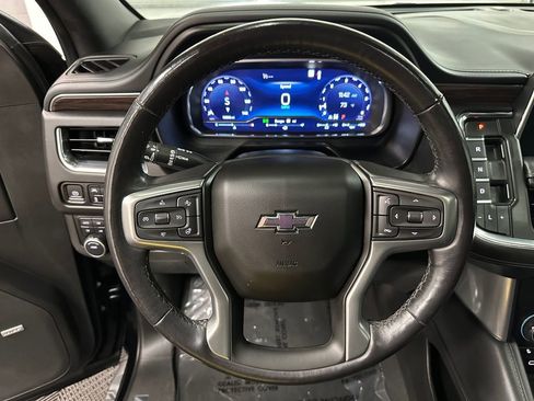 Used 2022 Chevrolet Tahoe Z71 w/ Luxury Package AWD/4WD image 13