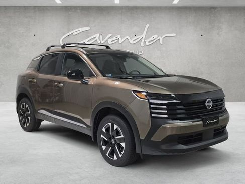 New 2026 Nissan Kicks SV AWD/4WD image 2