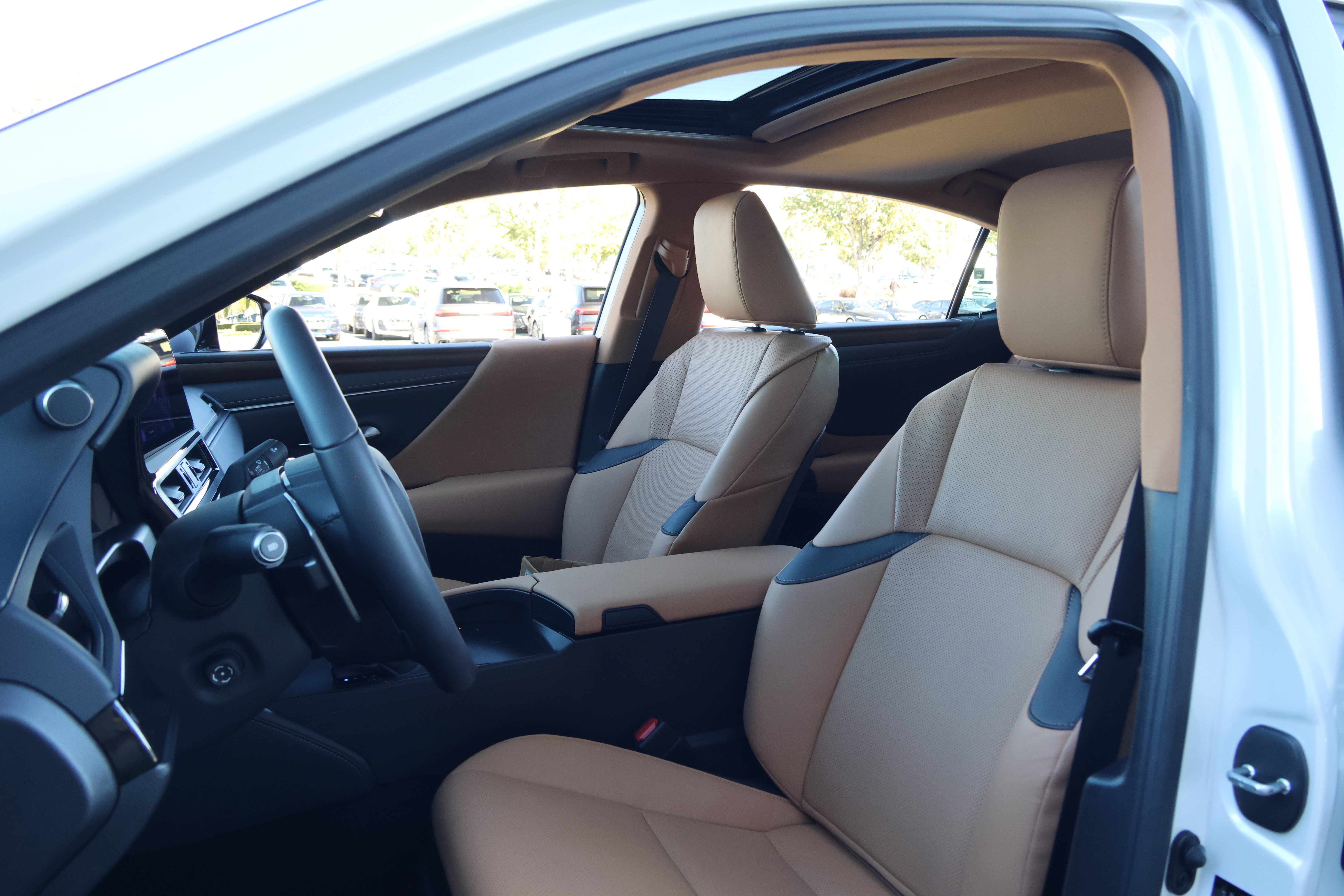 Used 2024 Lexus ES 350 w/ Premium Package FWD image 32