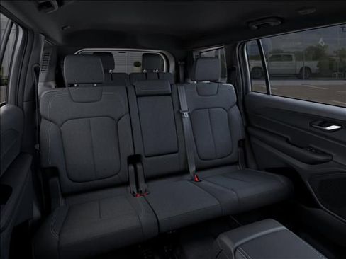 New 2026 Jeep Grand Cherokee L Laredo image 15