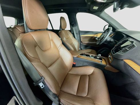Certified 2023 Volvo XC90 B6 Core w/ Protection Package Premier AWD/4WD image 31