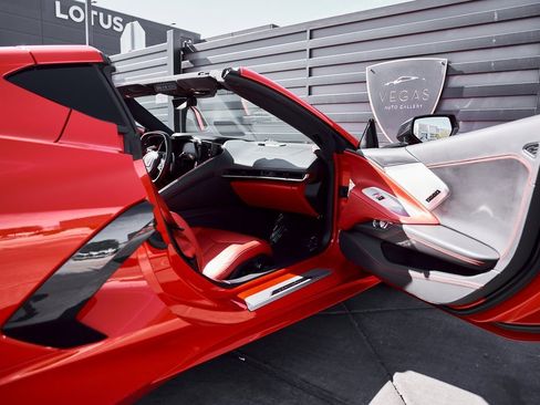 Used 2020 Chevrolet Corvette Stingray Premium Cpe w/ 3LT Preferred Equipment Group image 25