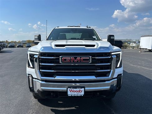 New 2026 GMC Sierra 3500 SLE image 3