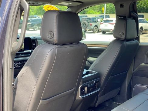 Used 2023 Chevrolet Silverado 1500 High Country w/ High Country Premium Package AWD/4WD image 26