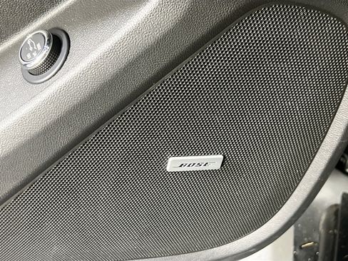 Used 2022 Chevrolet Traverse LT w/ LT Premium Package image 18