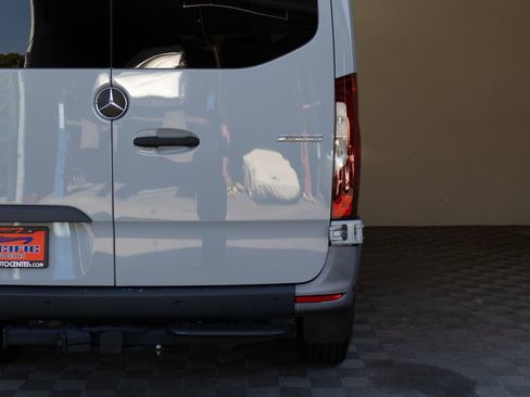 Used 2025 Mercedes-Benz Sprinter 2500 image 12