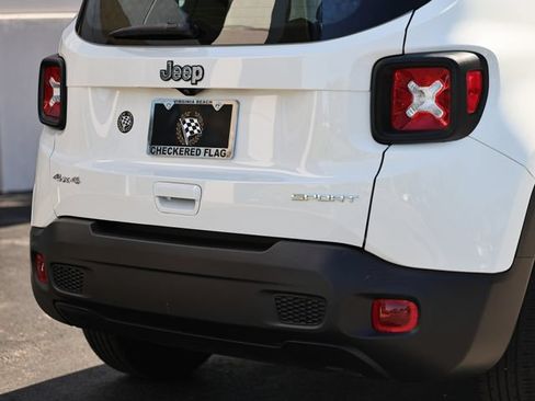 Used 2022 Jeep Renegade Sport AWD/4WD image 8