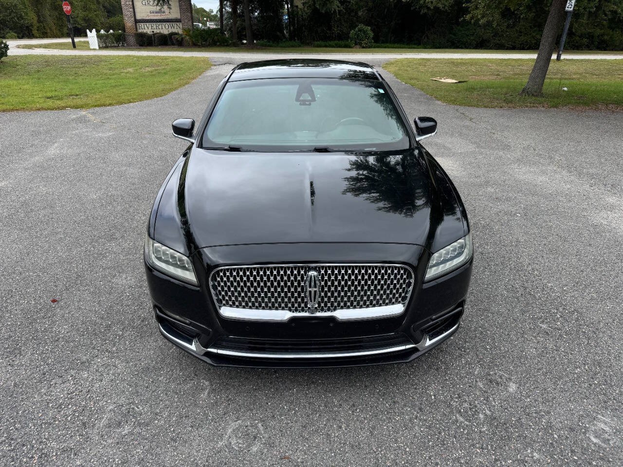 Used 2017 Lincoln Continental Reserve w/ Luxury Package AWD/4WD image 2