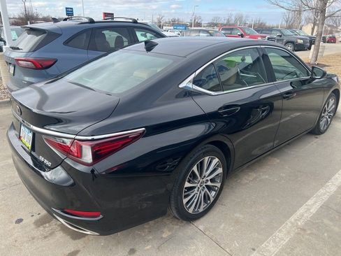 Used 2019 Lexus ES 350 w/ Premium Package image 4