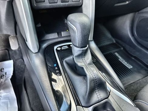 Used 2025 Toyota Corolla Cross SE image 28