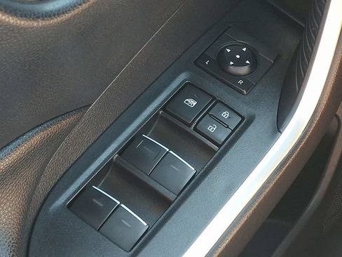 Used 2025 Toyota RAV4 XLE AWD/4WD image 22