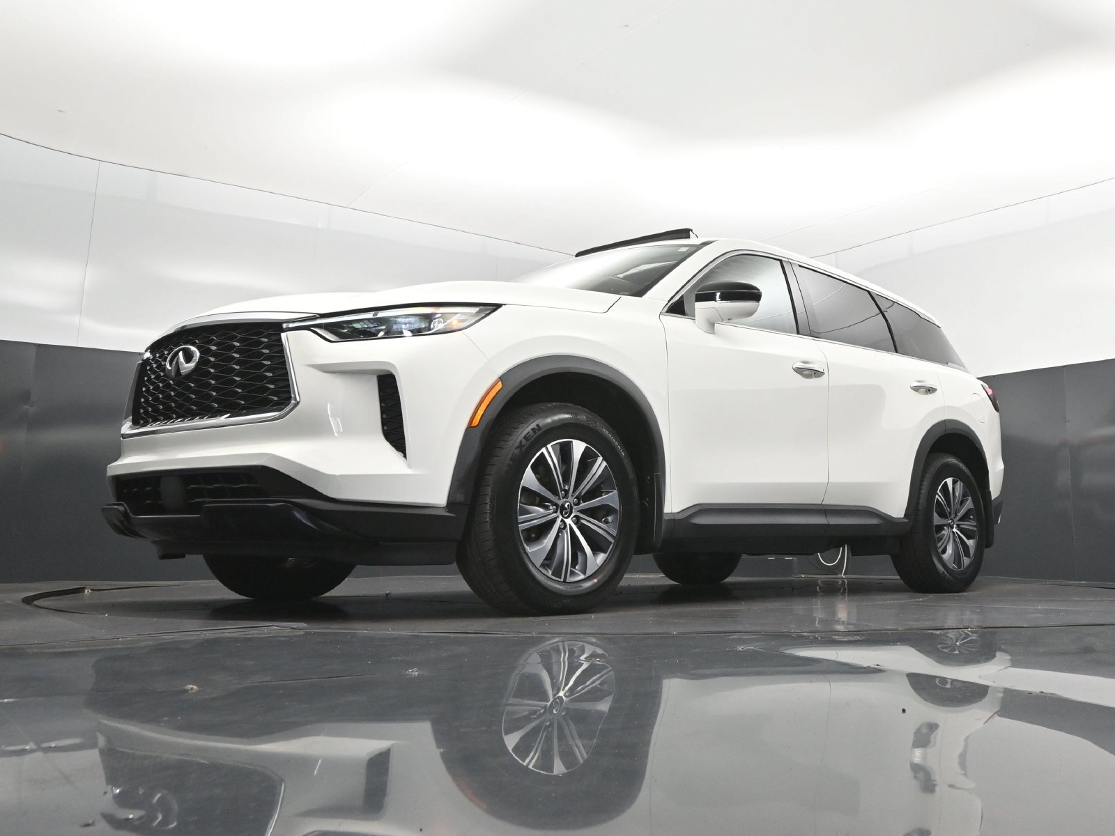 Used 2024 INFINITI QX60 Pure w/ Cargo Package FWD image 38