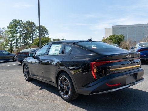 New 2026 Kia K4 EX FWD image 9