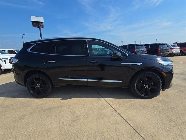 Used 2023 Buick Enclave Essence w/ Sport Touring Edition FWD image 4