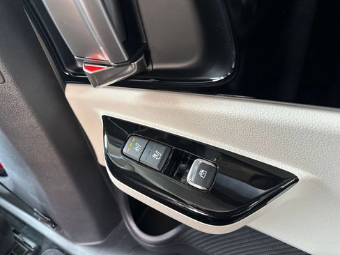 Used 2024 Kia Carnival SX Prestige FWD image 31