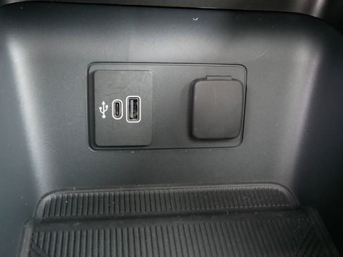 Used 2026 Ford Explorer Active w/ Active Comfort Package AWD/4WD image 31