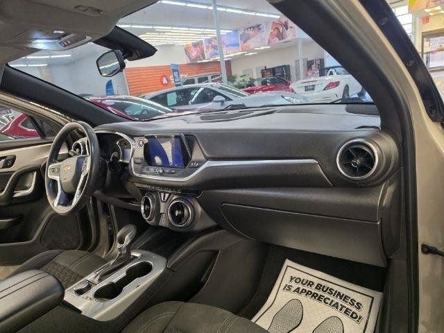 Used 2021 Chevrolet Blazer LT FWD image 9