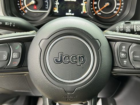 Used 2024 Jeep Wrangler Sport S image 12