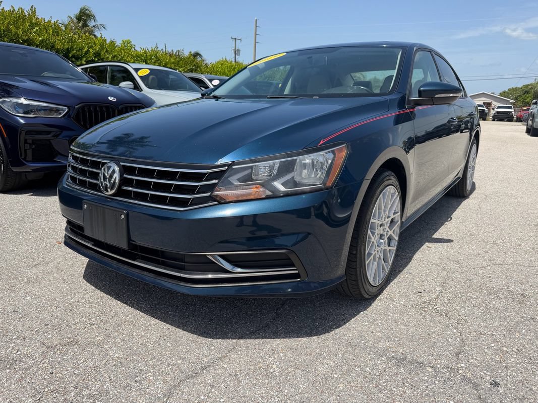 Used 2019 Volkswagen Passat 2.0T Wolfsburg w/ Wheels & Sunroof Package FWD image 1