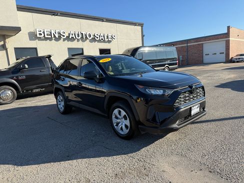 Used 2019 Toyota RAV4 LE image 6