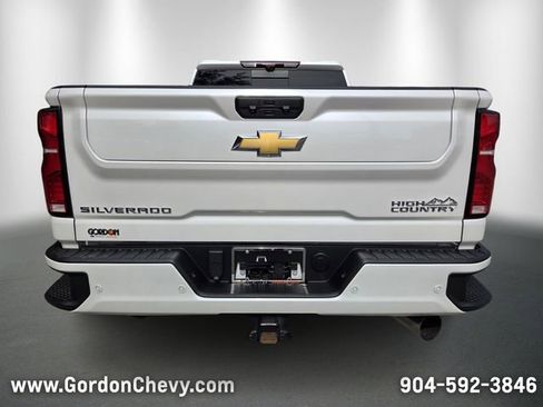 Used 2025 Chevrolet Silverado 2500 High Country w/ High Country Premium Package image 4