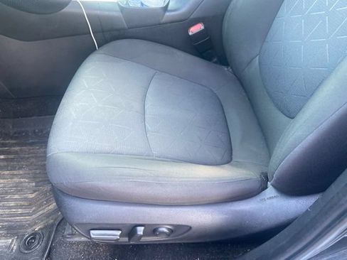 Used 2022 Toyota RAV4 XLE AWD/4WD image 8
