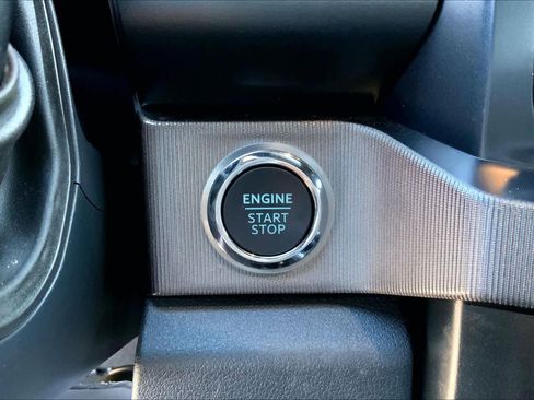 Used 2024 Ford F250 Platinum image 32