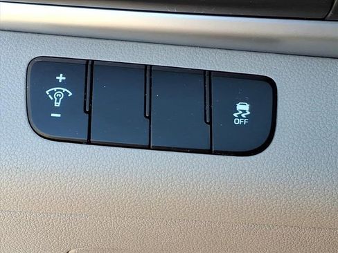 Used 2019 Hyundai Elantra SE image 19