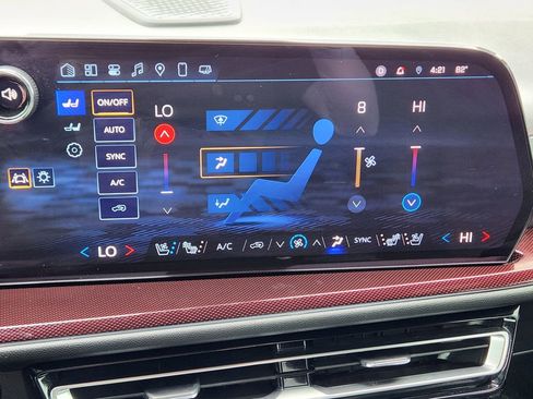 Used 2024 Chevrolet Traverse RS FWD image 19