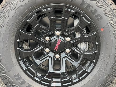New 2026 GMC Canyon Elevation w/ Convenience Package AWD/4WD image 11