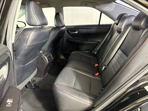 Used 2015 Toyota Camry SE FWD image 35