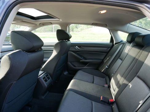 Used 2018 Honda Accord EX image 11