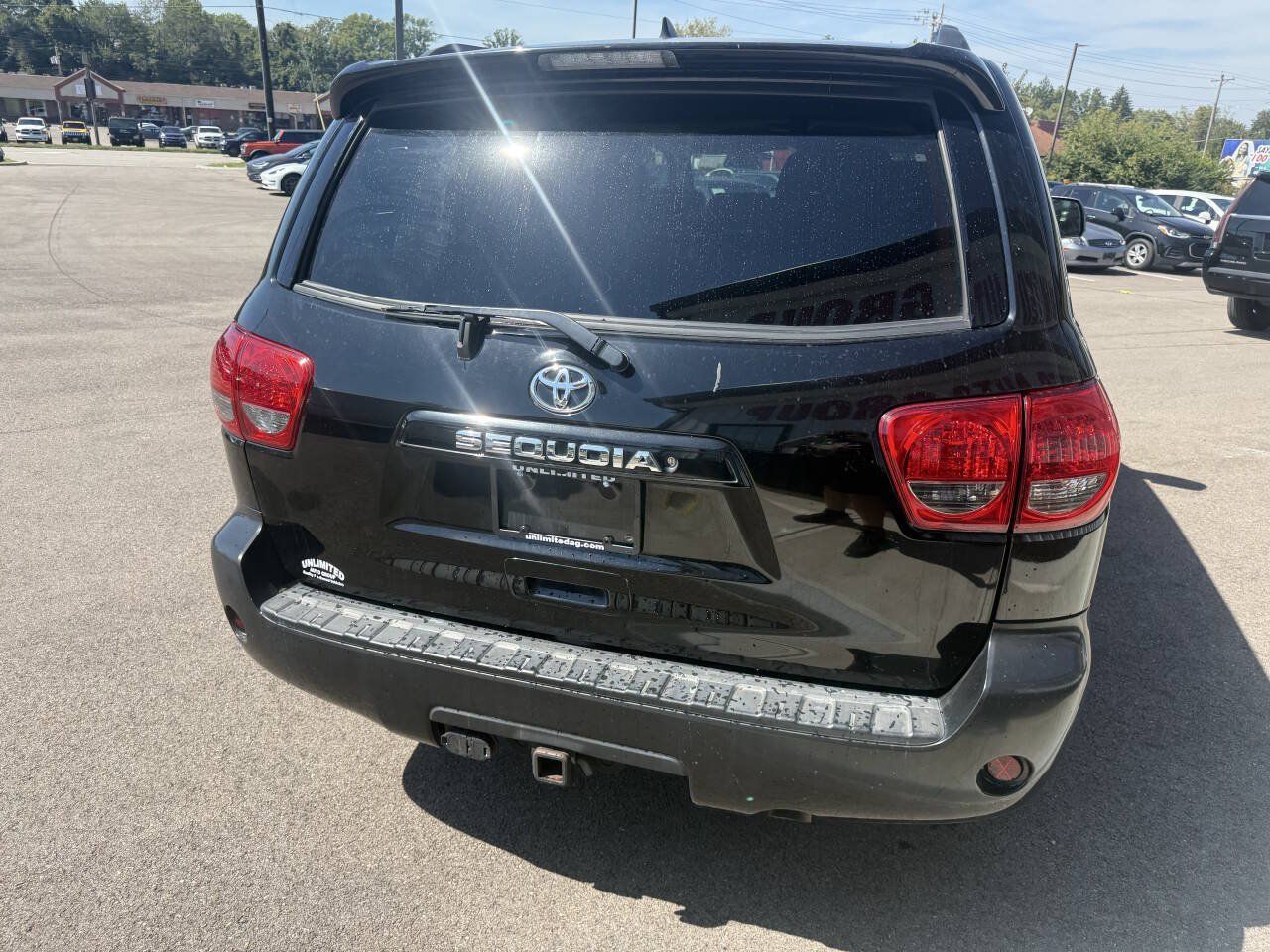 Used 2017 Toyota Sequoia SR5 RWD image 9
