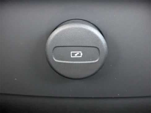 New 2026 Volvo XC90 T8 Plus image 19