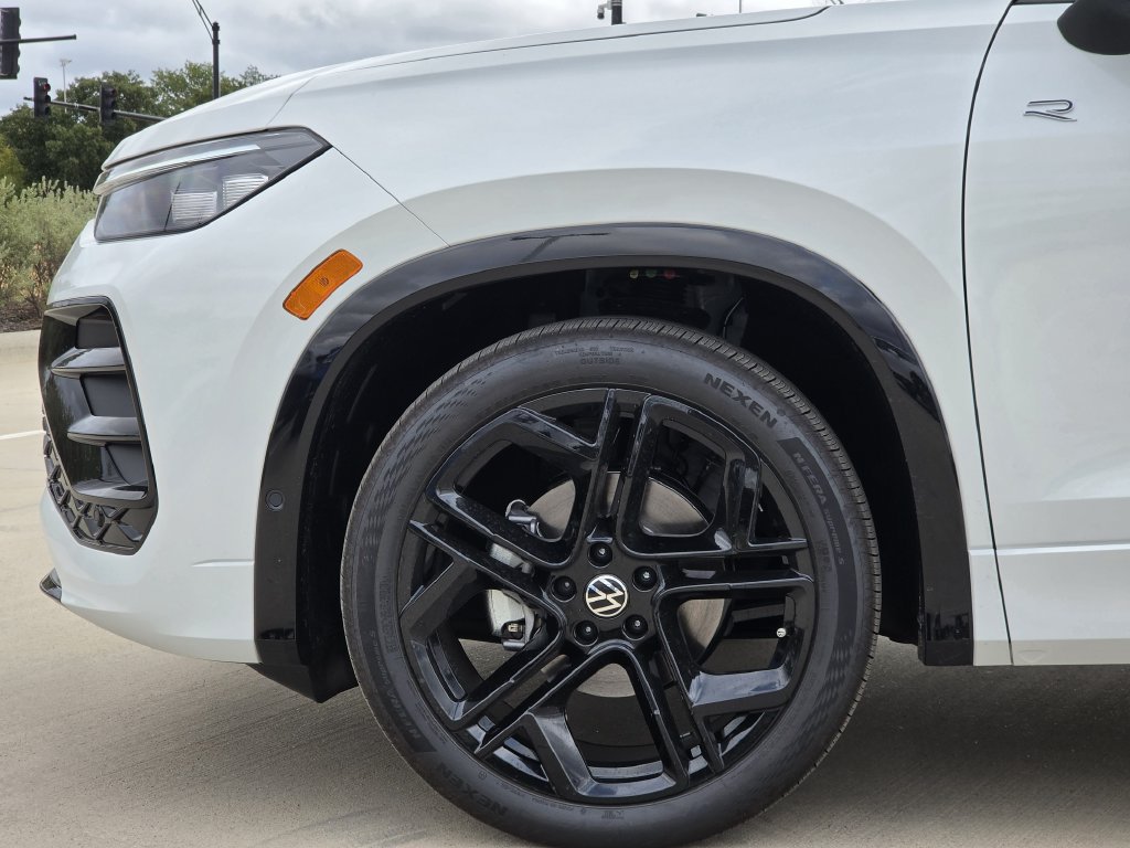 New 2026 Volkswagen Tiguan SE R-Line FWD image 7