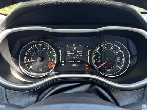 Used 2014 Jeep Cherokee Latitude w/ Comfort/Convenience Group AWD/4WD image 22