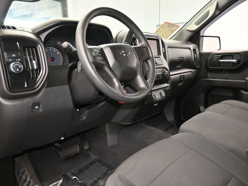 Used 2020 Chevrolet Silverado 1500 Custom w/ Custom Value Package image 12