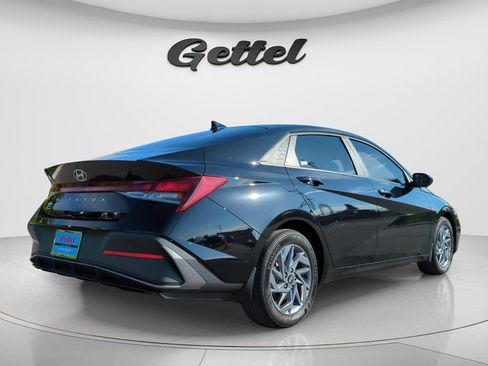 Certified 2024 Hyundai Elantra SEL FWD image 4