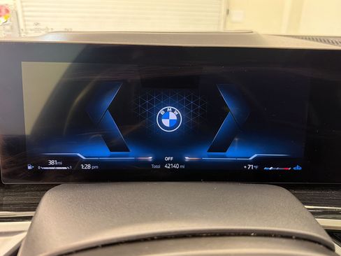Used 2023 BMW X7 xDrive40i w/ Executive Package AWD/4WD image 20