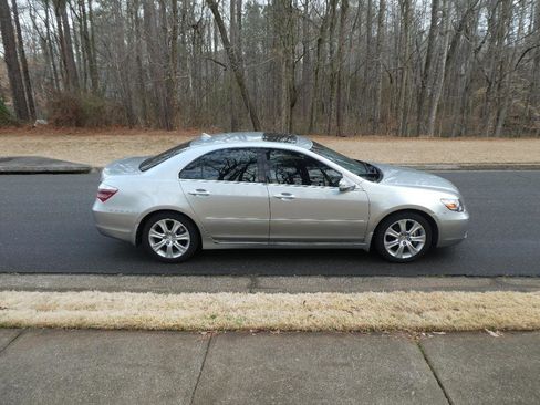 Used 2010 Acura RL w/ Technology Package image 2