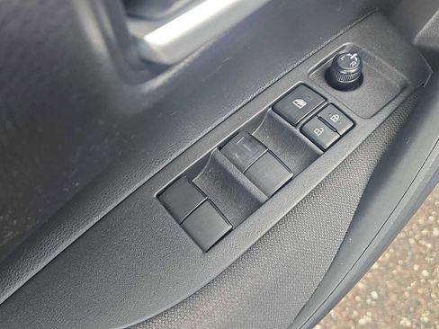 Used 2020 Toyota Corolla LE image 15