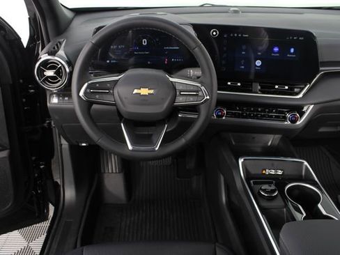 New 2026 Chevrolet Equinox LT w/ Convenience Package II FWD image 12