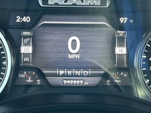 Used 2023 RAM 1500 Laramie AWD/4WD image 39