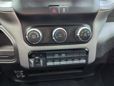 Used 2024 RAM 2500 Tradesman w/ Chrome Appearance Group AWD/4WD image 11