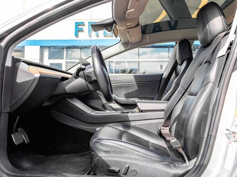 Used 2018 Tesla Model 3 Long Range RWD image 7