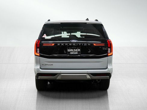 Used 2025 Ford Expedition Platinum AWD/4WD image 5