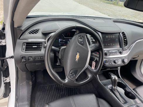 Used 2016 Chevrolet Impala LT w/ Convenience Package FWD image 15