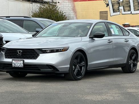 Used 2025 Honda Accord Sport image 7